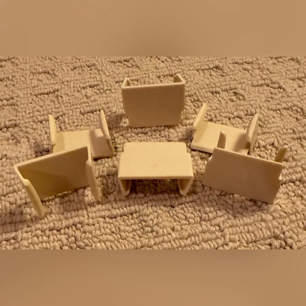 Connector holder clips for wooden train railway compatible with Brio & Thomas